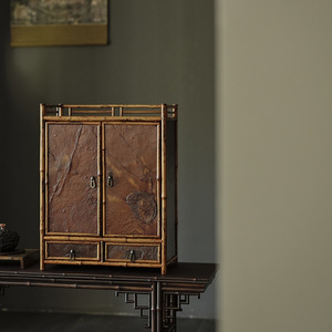 Meuble de rangement double porte Meilu Bamboo Cliff Rock pour salon, avec design antique - Product Image 1