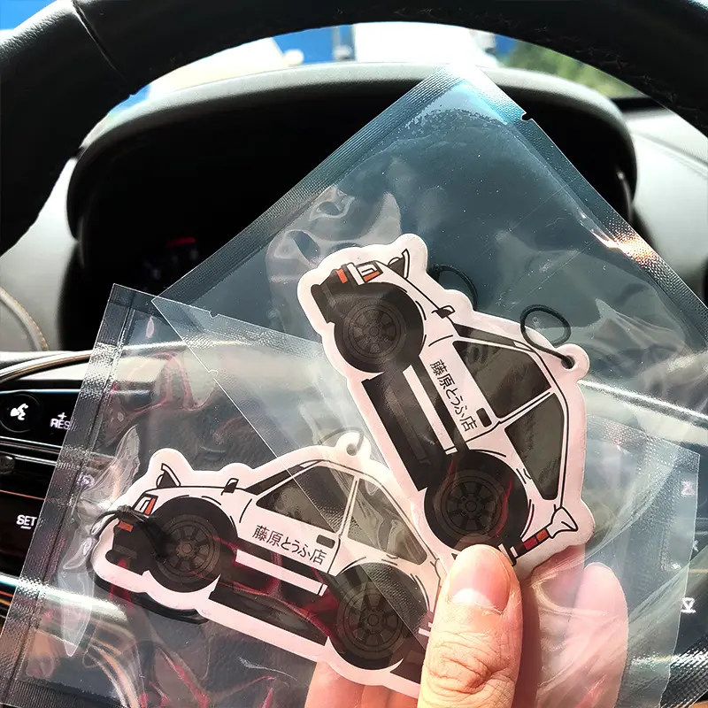 Amuleto de papel para pendurar em forma de carro diferente de fábrica na China, ambientador para carros personalizado por atacado