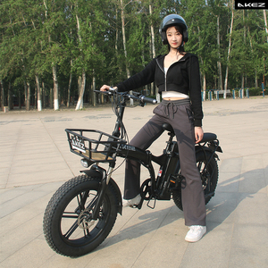 Bicicletta <span class=keywords><strong>Elettrica</strong></span> <span class=keywords><strong>Pieghevole</strong></span> AKEZ con Pneumatici Fat, Motore Centrale 48V 750W, Batteria Rimovibile 16Ah, Telaio Step-Through con Cestino Portaoggetti - Product Image 6