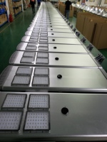 Lampe solaire LED de rue PAD50W 3030 à haut lumen, résistante à la poussière et à l'eau IP65, construction en alliage d'aluminium, garantie de 3 ans pour usage urbain