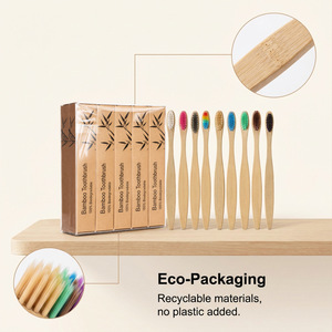 Lot de 5 brosses à dents biodégradables en bambou à poils souples, couleur bois foncé, avec étui de rangement et pochette de protection - Product Image 3