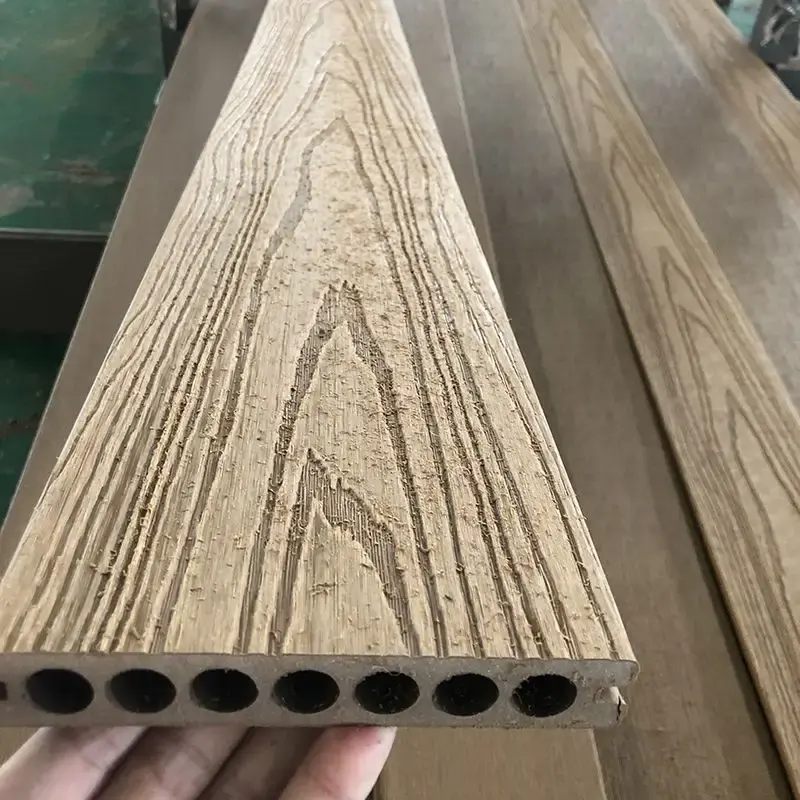 Holzmaserung Decking Capped WPC Decking Wasserdichte Riss beständige Hollow Composite Holz Kunststoff Composite Deck Boards