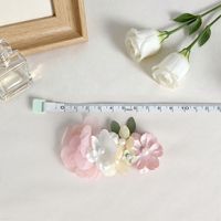 Jepit Rambut Bunga Buatan Manik-Manik Cantik Segar dengan Desain Floral untuk Fotografi Musim Dingin Anak-Anak Gaya Duckbill Lembut