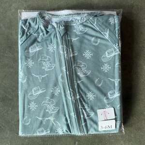 Caja Sorpresa de Pijamas de Bambú para Bebé con Estampado de Personajes, Cierre de Cremallera, Venta al por Mayor, Lista para Enviar (ODM) - Product Image 3