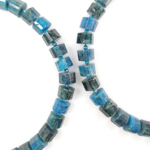 Cuentas de Apatita Azul Natural con Efecto Pleocroico y Relleno de Fractura, Forma Triangular, Tamaño Personalizado 10x15mm para Fabricación de Joyas - Product Image 4