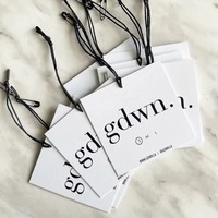 Etiquetas Personalizadas para Ropa con Impresión Digital, Papel Recubierto con Película, Logotipo Personalizado, Etiquetas Cuadradas para Prendas de Moda para Boutiques