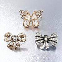 Breloques de luxe en métal, perles et diamants pour sabots, accessoires de décoration, pendentifs, strass étincelants, breloques de créateur en métal pour femmes