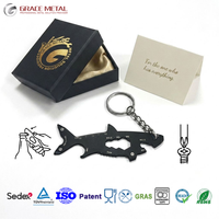Porte-clés multifonctionnel en forme de requin, logo personnalisé, 15 en 1, outils de survie en métal, petits souvenirs design, cadeau d'affaires, porte-clés multi-outils EDC
