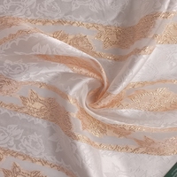 Usine personnalisé Polyester Met 88gsm doux respirant coupe fleur rayure or métallique Lurex Jacquard tissu pour les vêtements des femmes