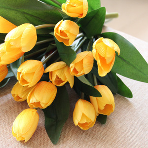 Decoraciones navideñas para bodas en interiores Real Touch PU Tulipán Flores Estilo natural <span class=keywords><strong>Tulipanes</strong></span> de látex artificiales para Navidad Halloween - Product Image 4