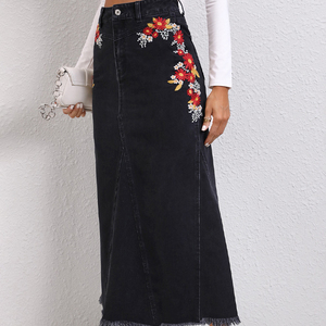מותאם אישית נשים שחור רקמת ינס חצאית יצרני ג 'ינס בד חצאיות עם פרחי ינס חצאיות ארוך 2023 - Product Image 2