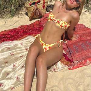 Bikini Sexy de Dos Piezas para Mujer, Diseño Personalizado Econyl con Estampado Floral, Top Bandeau con Lazos Transparentes y <span class=keywords><strong>Tanga</strong></span> con Lazos Laterales - Product Image 5