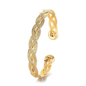 Bracelet en alliage de cuivre plaqué or 18 carats pour femme, bijoux simples et tendance, vente en gros - Product Image 5