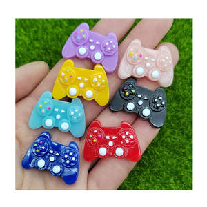 100 Piezas de Dijes de Controlador de Videojuegos para Manualidades, Adornos de Resina <span class=keywords><strong>con</strong></span> Parte Posterior Plana para Decorar Fundas de Teléfono <span class=keywords><strong>con</strong></span> Diseños de Controles de Videojuegos - Product Image 1