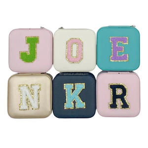 Vente en gros <span class=keywords><strong>26</strong></span> lettres de l'alphabet patchs en chenille patchs de broderie de lettres personnalisés pour sac et chapeaux - Product Image 1