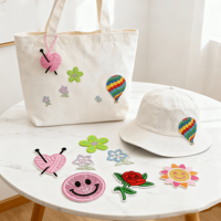 En stock : Patchs et badges brodés en chenille à lettres thermocollants pour vêtements, sweats à capuche et projets de bricolage