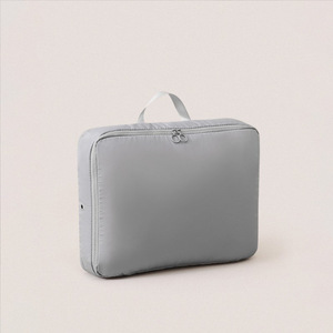 <span class=keywords><strong>Sac</strong></span> de rangement <span class=keywords><strong>pour</strong></span> veste d'usine au design moderne Compression portable <span class=keywords><strong>Sac</strong></span> de rangement <span class=keywords><strong>pour</strong></span> vêtements de maison et bagages de voyage de grande capacité - Product Image 4