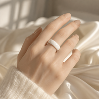 Bagues en céramique classiques noires et blanches de 6 mm, facettées, pour couples, ne se décolorent jamais, résistantes aux rayures, bijoux sûrs pour la peau, pour femmes et hommes