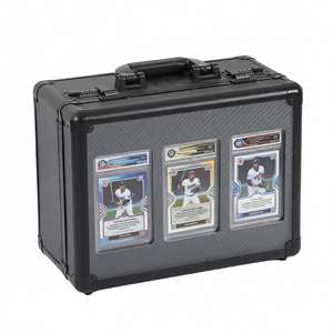 Box Porta Carte Sportive Gradate Personalizzato in Alluminio per Carte Gradate P-S-A <span class=keywords><strong>BGM</strong></span> con Coperchio in Acrilico a 3 File e Superficie in Fibra di Carbonio - Product Image 1