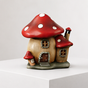 Maison en résine miniature en forme de champignon pour votre jardin féerique - Product Image 1