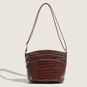 来样定做批发女式复古PU皮革单手提包便携式多口袋拉链封口吊带斜挎包冬秋 - Product Image 4