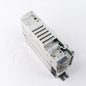 Controlador PLC Industrial E82ev152_4c200, Nuevo y Original, Disponible en Stock - Product Image 1