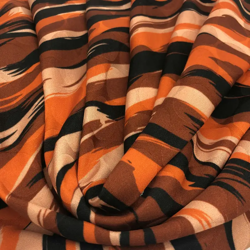 فستان رايون نسائي عضوي 100% مصنوع من قماش فسكوز مختلط مطبوع رقميا من الساتان دوبي للفساتين والتنورات بتقنية منسوجة