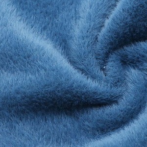 1.3 페이크 밍크 페더 얀 100% 나일론 부드럽고 폭신한 뜨개질 얀 공장 직판 도매 고급 겨울 스웨터 얀 - Product Image 2