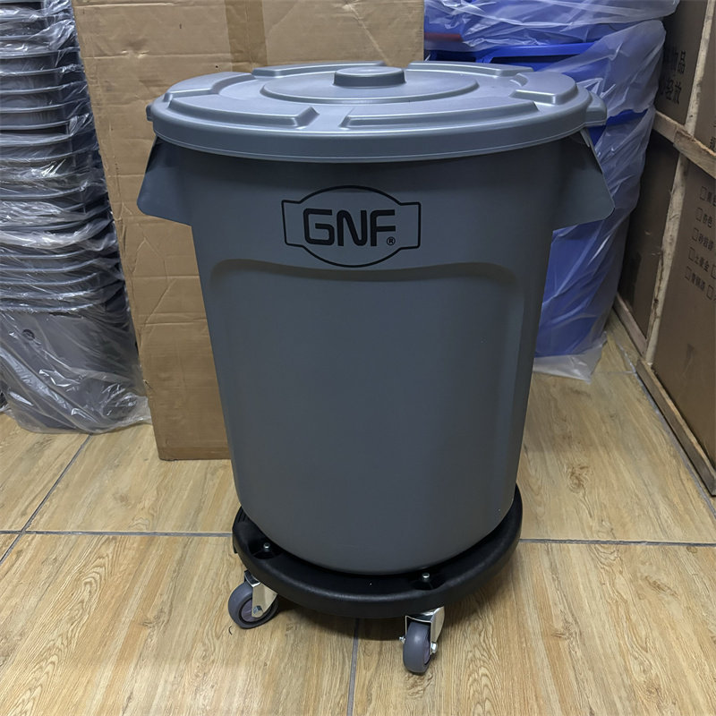 Deluxe 75L gris, completamente equipado.