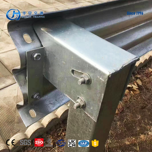 Poteau carré à trois poutres Q235B, conception <span class=keywords><strong>brevet</strong></span>ée, certifié ISO, garde-corps <span class=keywords><strong>de</strong></span> <span class=keywords><strong>sécurité</strong></span> <span class=keywords><strong>routière</strong></span> pour autoroute, barrières <span class=keywords><strong>de</strong></span> circulation - Product Image 4