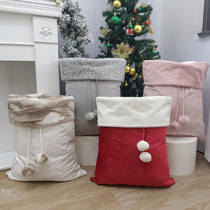 <span class=keywords><strong>Sacco</strong></span> di Babbo Natale in Velluto per Decorazioni per la Casa con Monogramma, Pompon in Pelliccia <span class=keywords><strong>e</strong></span> Coulisse, Lussuoso <span class=keywords><strong>Sacco</strong></span> Regalo per Dolci con Fodera in Pelliccia Sintetica - Product Image 4