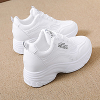 Printemps Nouvelles chaussures épaisses à rehaussement invisible Style coréen Polyvalent Fond épais Étudiant Sports décontractés Chaussures simples intelligentes