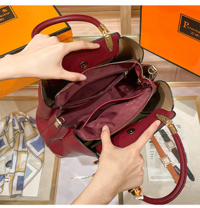 New Fashion Designer Crossbody Bags High Quality PU <b>Leather</b> Shoulder Messenger Bag Casual Totes Luxury Women Handbags and <b>Purses</b> - Product Image 6