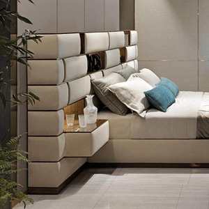 Cama King Size Italiana de Cuero Genuino de Alta Gama con Cabecera Ancha, Juego de Muebles Modernos de Lujo para Recámara Principal de Villa - Product Image 4