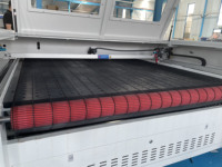Découpeuse laser CO2 Jowuey à alimentation automatique et découpe continue haute vitesse avec IA pour tissus, textiles, cuir, bois, jouets en peluche, refroidie par eau
