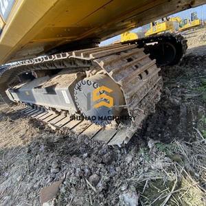 Excavatrice hydraulique sur chenilles Komatsu PC220 d'occasion de 22 tonnes, durable et très prisée sur les chantiers de construction - Product Image 6