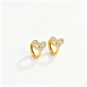 Pendientes de Corazón de Circonita para Mujer, Aros Huggie Dorados con Corazón Abierto, Joyería Fina y Delicada, Regalo para Ella, Estilo Diario, Boda, Novia - Product Image 6