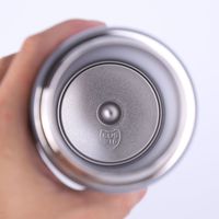 Termo Elegante y Moderno de Acero Inoxidable con Aislamiento al Vacío, Gran Capacidad y Práctica Asa, 6-12 Horas