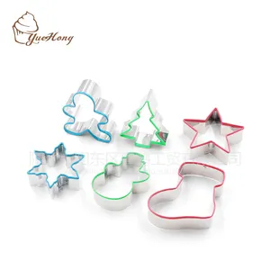 6PCS Christmas stainless steel cookie cutter with silicone rim/grip