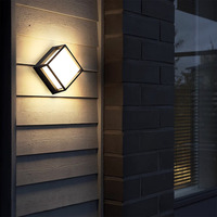 SOFIT Düşük Fiyatlı Toptan LED Modern Dikdörtgen Alüminyum Polikarbonat Su Geçirmez Duvar Lambası 2 Yıl Garantili Dış Mekan Bahçe Lambası