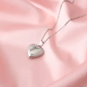 Wholesale Delicate Stainless Steel Vintage Locket Heart Pendant Necklace