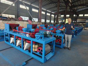 Équipement de minerai de <span class=keywords><strong>cassitérite</strong></span> à <span class=keywords><strong>prix</strong></span> raisonnable Séparateur magnétique électromagnétique à trois disques pour minerai de monazite d'ilménite - Product Image 6