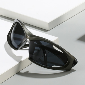 نظارات ركوب Twooo 89179 للرجال بالجملة نظارات شمسية مجوفة بشكل خاص Y2K للرجال - Product Image 5