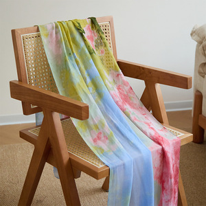 Hijab en modal imprimé de qualité supérieure, châle ethnique respirant à motifs aquarelle très prisé - Product Image 3