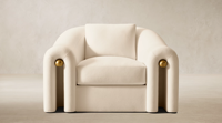 Fauteuil artisanal Los Angeles, expression sculpturale, dossier arrondi, accoudoirs inclinés avec finitions, coussins en duvet et plumes moelleux