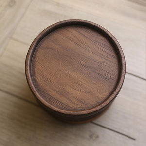 Posavasos de Lujo Cuadrado de Nogal Negro y Haya, Reutilizable, Grabado Personalizado, para Taza de Café, Regalo de Boda - Product Image 5