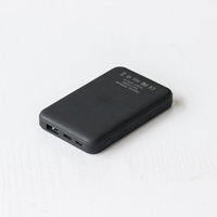 LOGO personnalisé Slim 5000mah 10000mah Power Bank Forte charge magnétique Chargeur sans fil portable Mini Power Bank