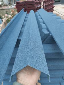 Panneaux de toit en métal isolés <span class=keywords><strong>Prix</strong></span> Couleur Pierre Enduit Métal Toiture Feuille Vallée Gouttière Angle Ridge Cap Eaves Flashing Cover - Product Image 5