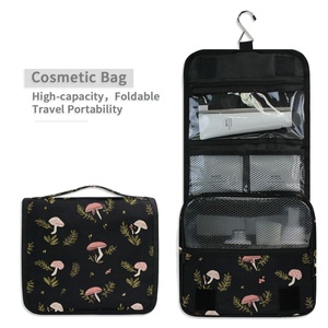 Sac de toilette suspendu personnalisé de haute qualité, imperméable, entièrement imprimé, sac de rangement pour produits de nettoyage, impression à la demande - Grande Vente - Product Image 4