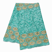 Tissu en dentelle filet 100 % polyester brodé africain prêt à expédier avec pierres/diamants, robes de mariée de luxe écologiques